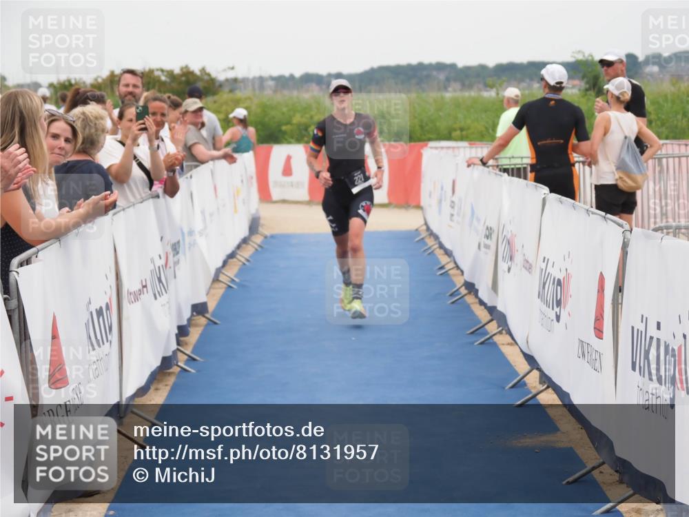 22.06.2025 - Viking Triathlon MichiJ http://msf.ph/oto/8131957 22.06.2025 15:42:29 Ziel 221 meine-sportfotos.de