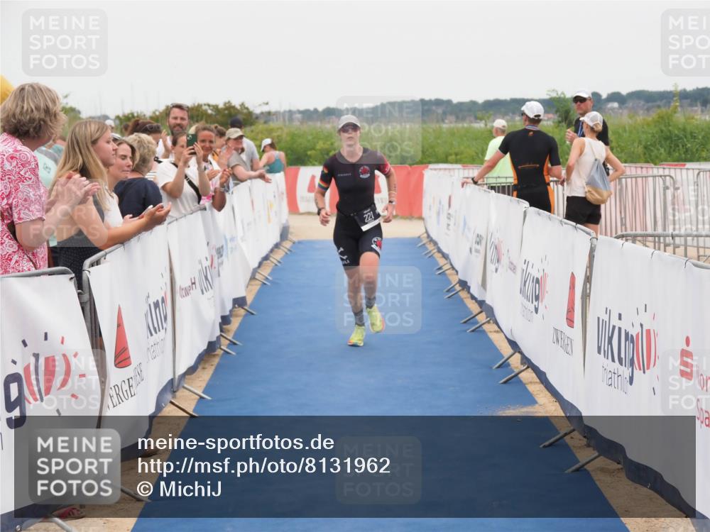 22.06.2025 - Viking Triathlon MichiJ http://msf.ph/oto/8131962 22.06.2025 15:42:30 Ziel 221 meine-sportfotos.de
