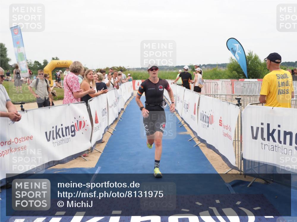 22.06.2025 - Viking Triathlon MichiJ http://msf.ph/oto/8131975 22.06.2025 15:42:31 Ziel 221 meine-sportfotos.de
