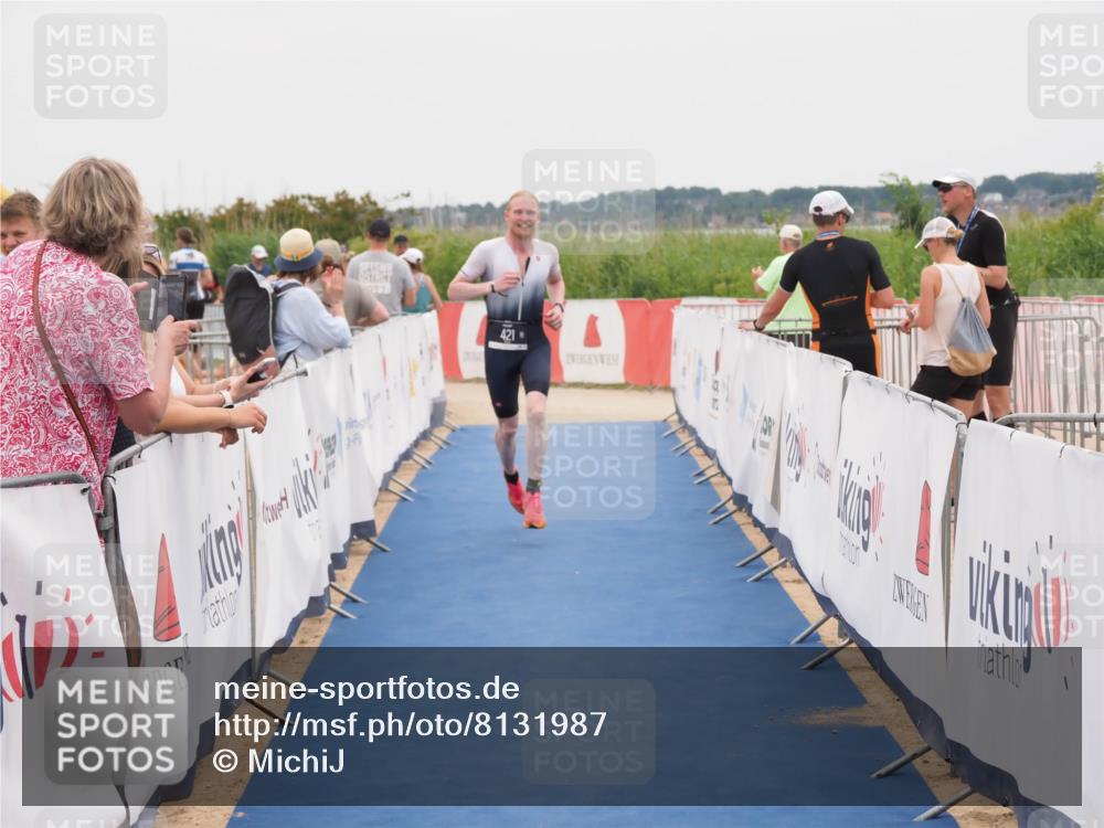 22.06.2025 - Viking Triathlon MichiJ http://msf.ph/oto/8131987 22.06.2025 15:42:47 Ziel 421 meine-sportfotos.de