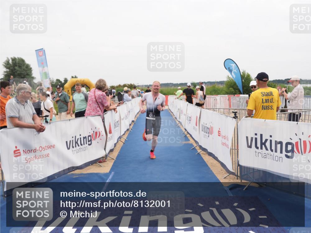 22.06.2025 - Viking Triathlon MichiJ http://msf.ph/oto/8132001 22.06.2025 15:42:48 Ziel 421 meine-sportfotos.de