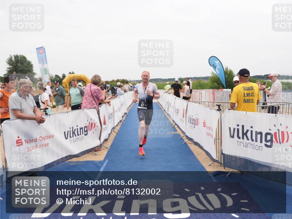 22.06.2025 - Viking Triathlon MichiJ http://msf.ph/oto/8132002 22.06.2025 15:42:49 Ziel 421 meine-sportfotos.de