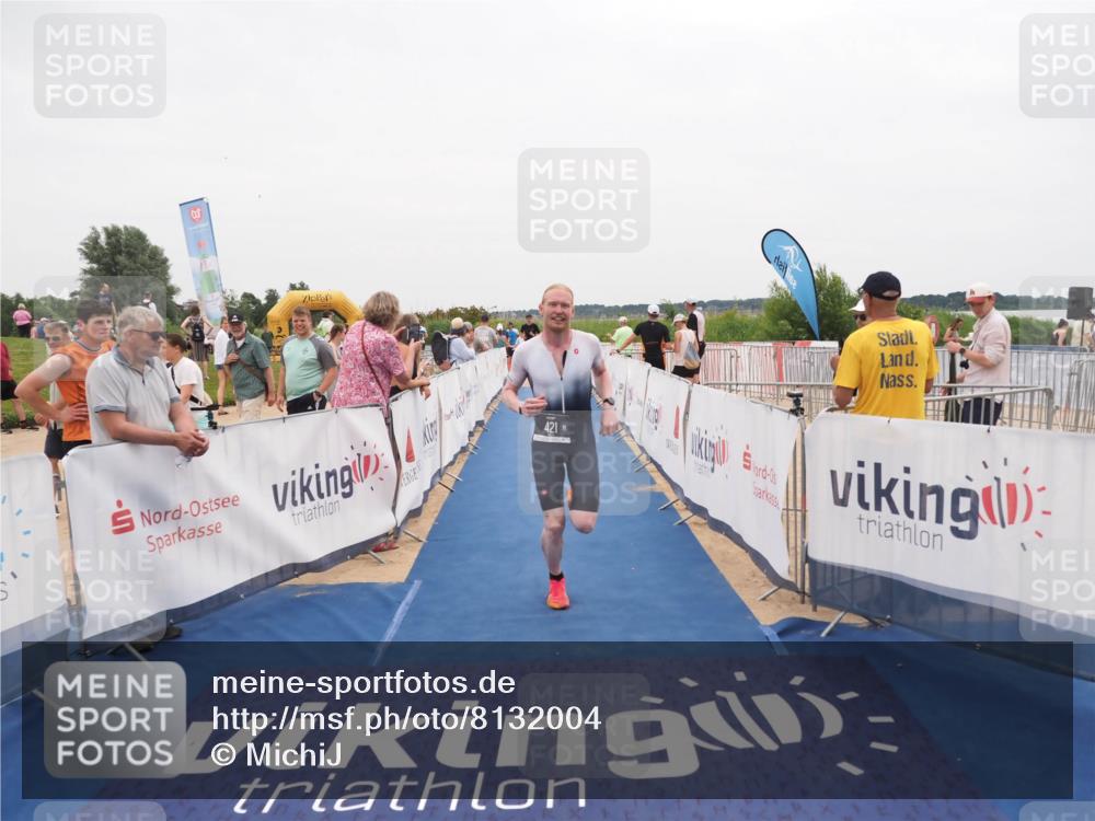 22.06.2025 - Viking Triathlon MichiJ http://msf.ph/oto/8132004 22.06.2025 15:42:49 Ziel 421 meine-sportfotos.de