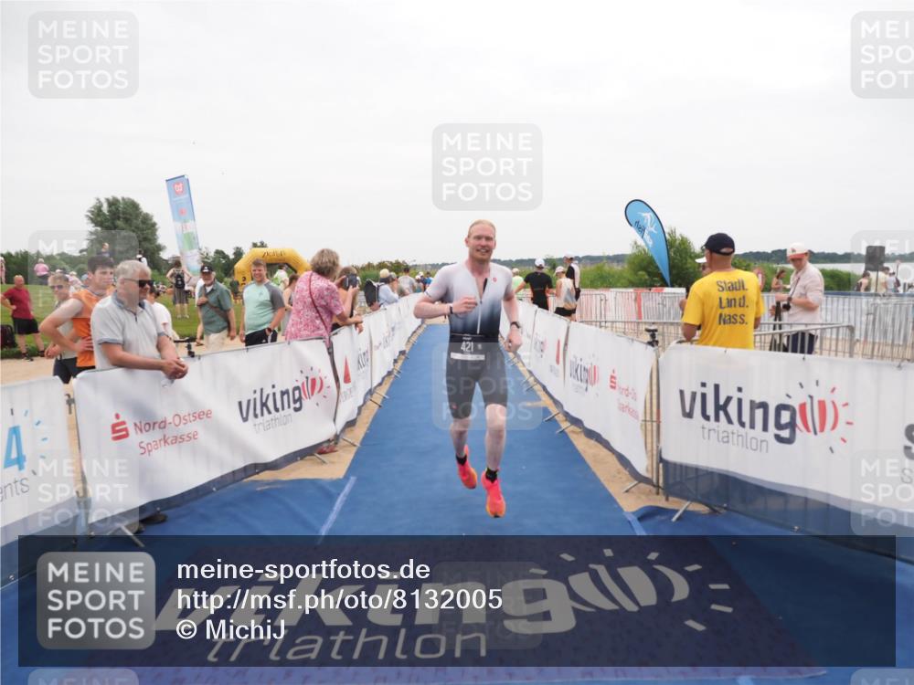 22.06.2025 - Viking Triathlon MichiJ http://msf.ph/oto/8132005 22.06.2025 15:42:49 Ziel 421 meine-sportfotos.de