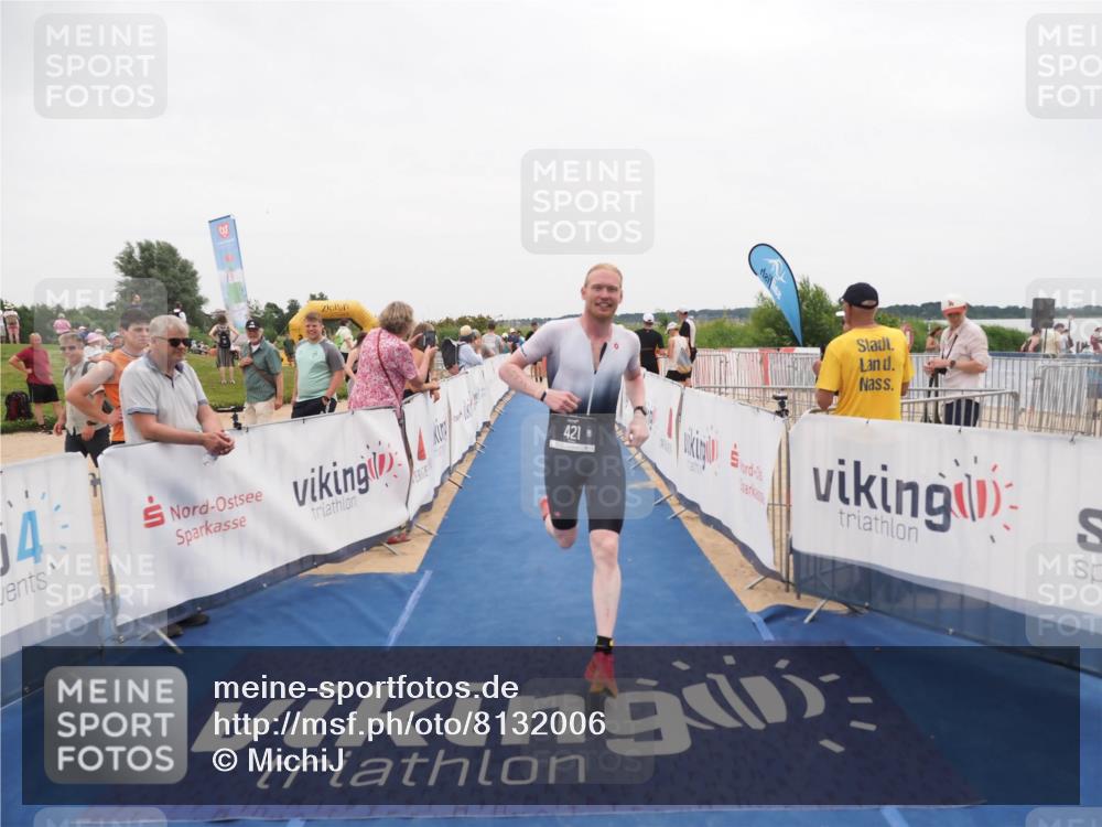 22.06.2025 - Viking Triathlon MichiJ http://msf.ph/oto/8132006 22.06.2025 15:42:49 Ziel 421 meine-sportfotos.de