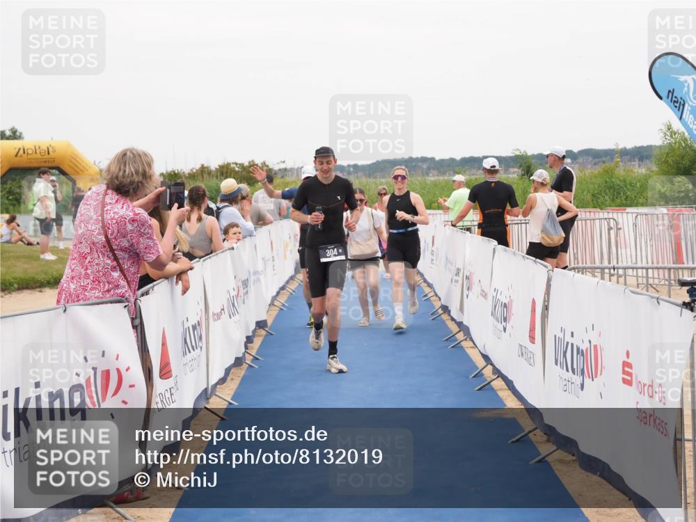 22.06.2025 - Viking Triathlon MichiJ http://msf.ph/oto/8132019 22.06.2025 15:42:55 Ziel 304, 344, 389, 615 meine-sportfotos.de