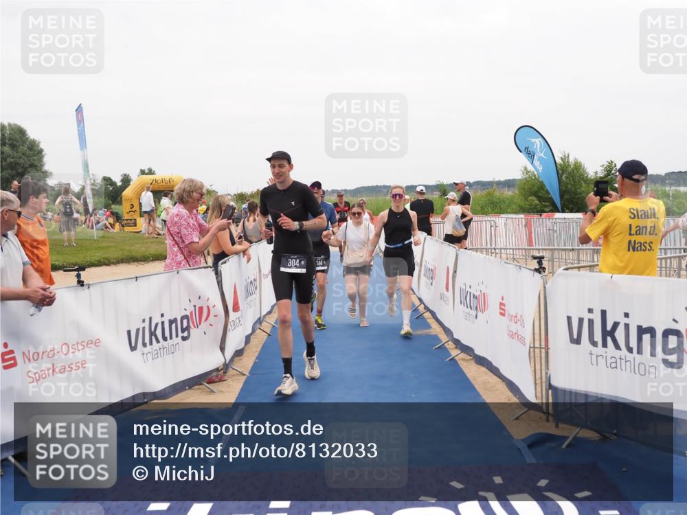 22.06.2025 - Viking Triathlon MichiJ http://msf.ph/oto/8132033 22.06.2025 15:42:56 Ziel 304, 344, 389, 615 meine-sportfotos.de