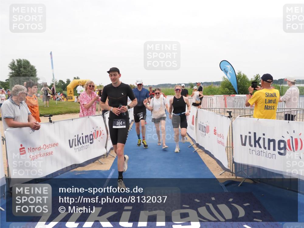 22.06.2025 - Viking Triathlon MichiJ http://msf.ph/oto/8132037 22.06.2025 15:42:57 Ziel 304, 344, 389, 615 meine-sportfotos.de