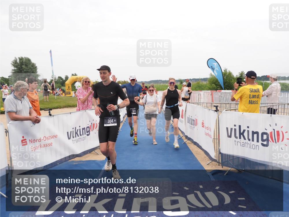 22.06.2025 - Viking Triathlon MichiJ http://msf.ph/oto/8132038 22.06.2025 15:42:57 Ziel 304, 344, 389, 615 meine-sportfotos.de