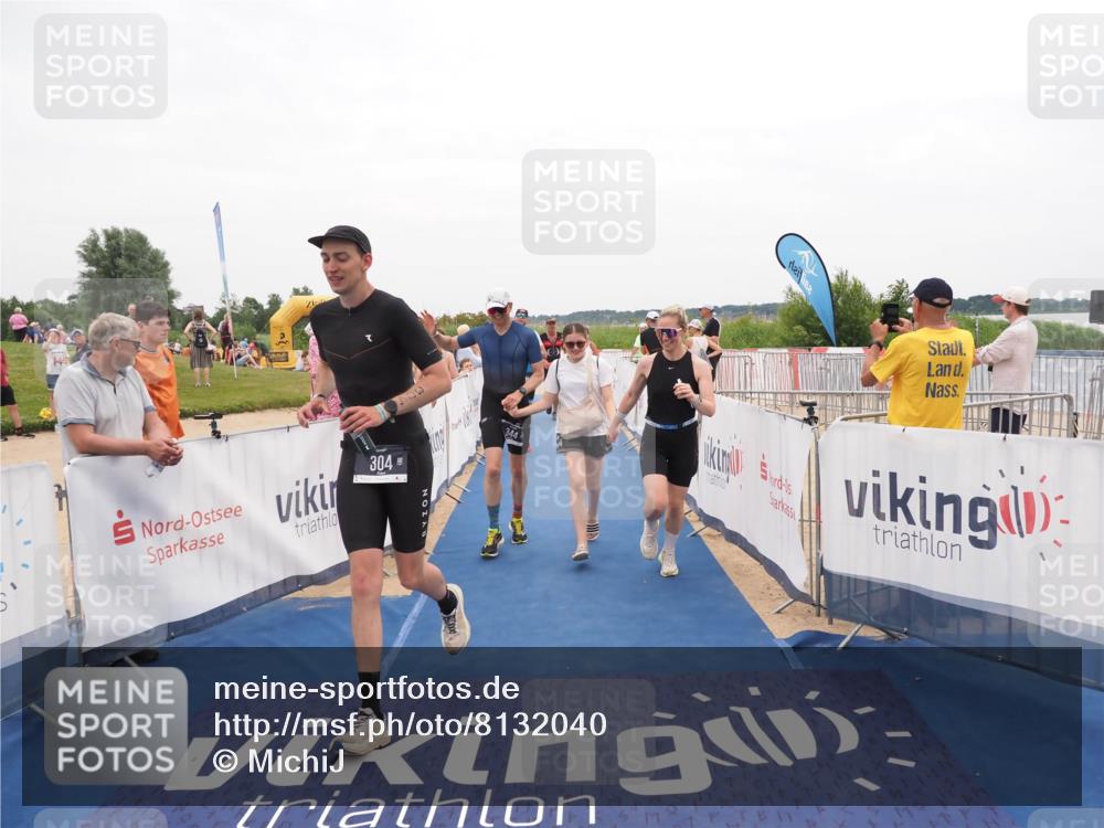 22.06.2025 - Viking Triathlon MichiJ http://msf.ph/oto/8132040 22.06.2025 15:42:57 Ziel 304, 344, 389, 615 meine-sportfotos.de