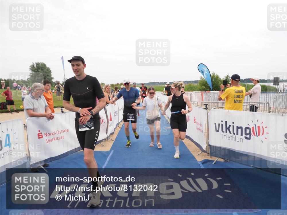 22.06.2025 - Viking Triathlon MichiJ http://msf.ph/oto/8132042 22.06.2025 15:42:57 Ziel 304, 344, 389, 615 meine-sportfotos.de