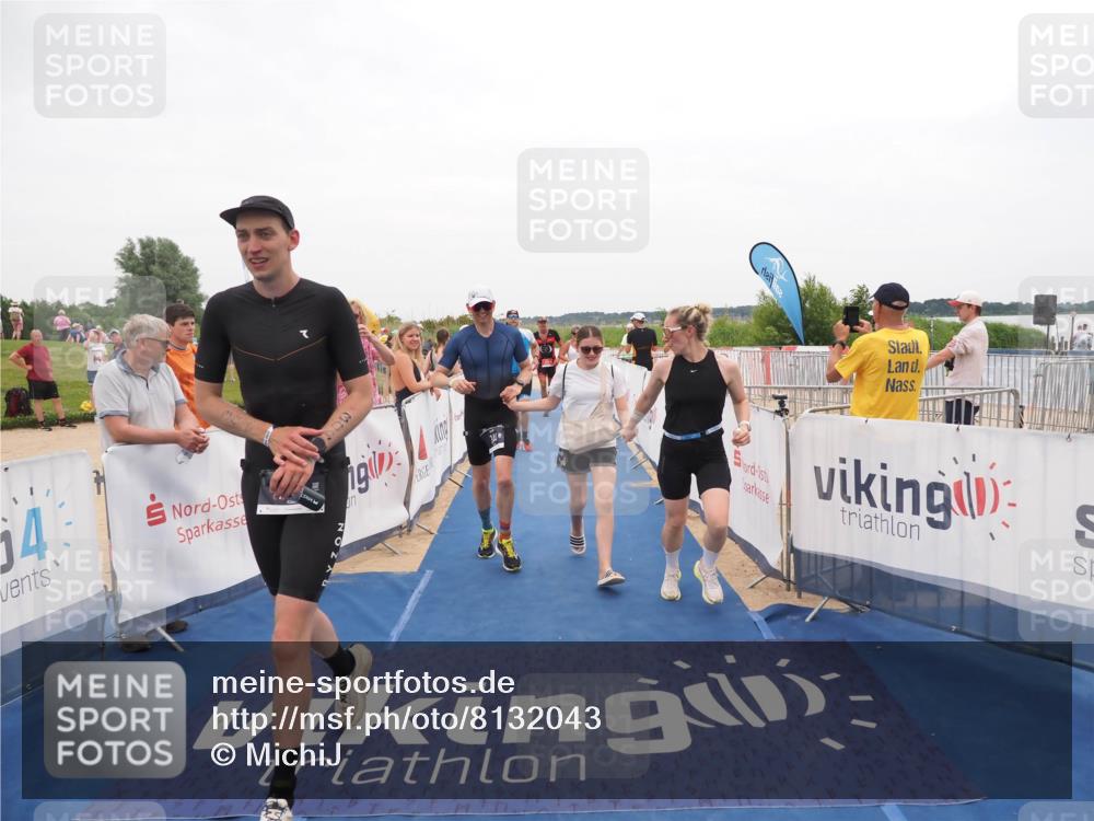 22.06.2025 - Viking Triathlon MichiJ http://msf.ph/oto/8132043 22.06.2025 15:42:58 Ziel 304, 344, 389, 615 meine-sportfotos.de