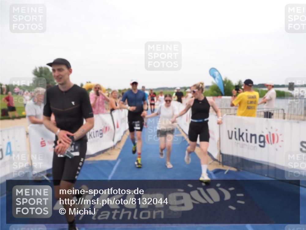 22.06.2025 - Viking Triathlon MichiJ http://msf.ph/oto/8132044 22.06.2025 15:42:58 Ziel 304, 344, 389, 615 meine-sportfotos.de