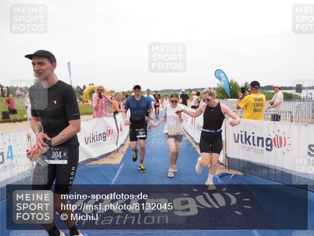 22.06.2025 - Viking Triathlon MichiJ http://msf.ph/oto/8132045 22.06.2025 15:42:58 Ziel 304, 344, 389, 615 meine-sportfotos.de