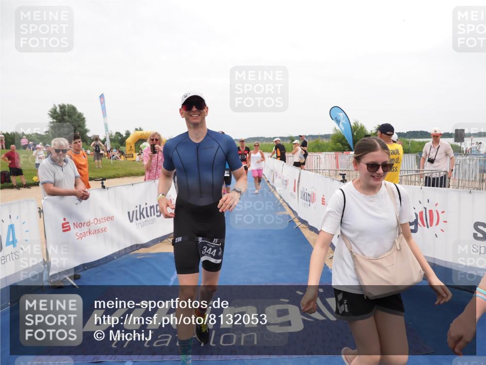 22.06.2025 - Viking Triathlon MichiJ http://msf.ph/oto/8132053 22.06.2025 15:42:59 Ziel 304, 344, 389, 615 meine-sportfotos.de