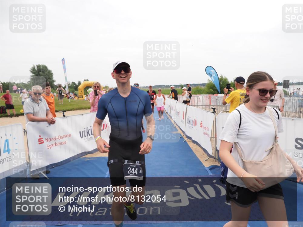 22.06.2025 - Viking Triathlon MichiJ http://msf.ph/oto/8132054 22.06.2025 15:42:59 Ziel 304, 344, 389, 615 meine-sportfotos.de
