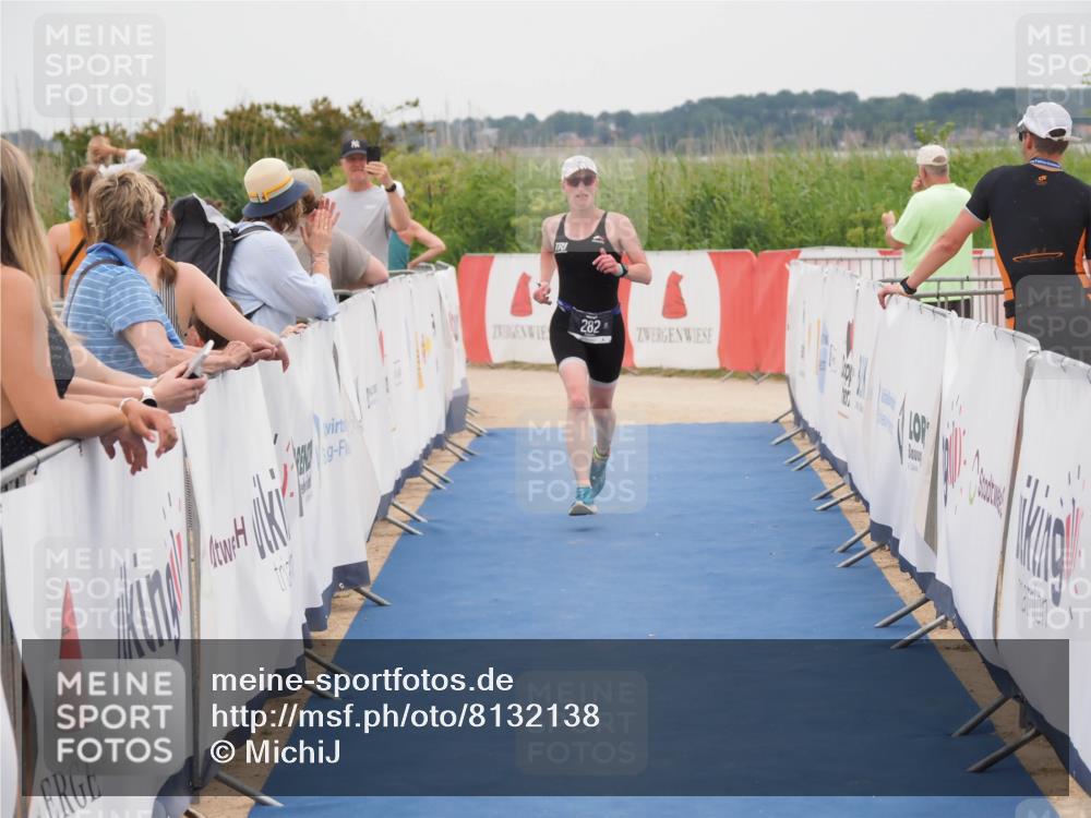 22.06.2025 - Viking Triathlon MichiJ http://msf.ph/oto/8132138 22.06.2025 15:43:34 Ziel 282 meine-sportfotos.de