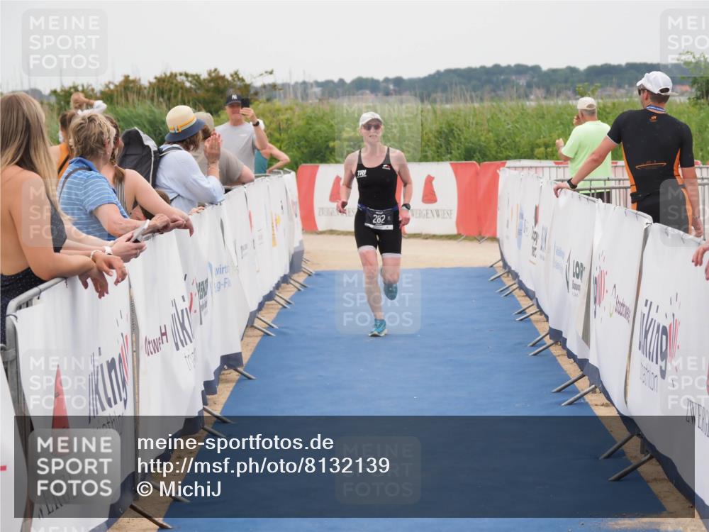 22.06.2025 - Viking Triathlon MichiJ http://msf.ph/oto/8132139 22.06.2025 15:43:34 Ziel 282 meine-sportfotos.de