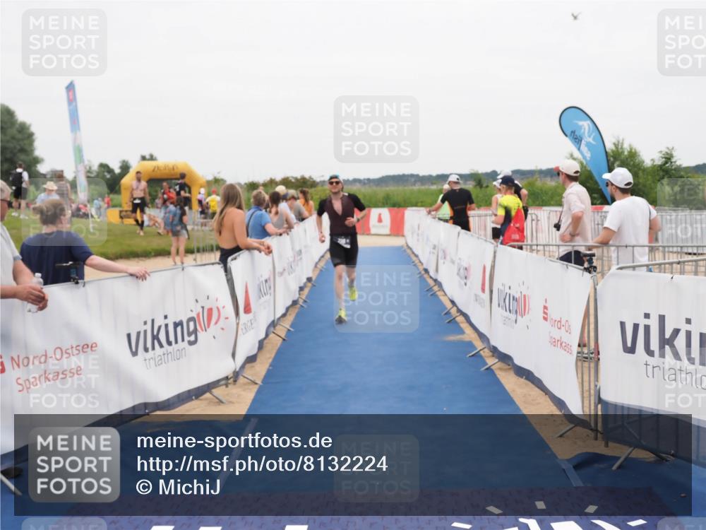22.06.2025 - Viking Triathlon MichiJ http://msf.ph/oto/8132224 22.06.2025 15:44:24 Ziel 238 meine-sportfotos.de