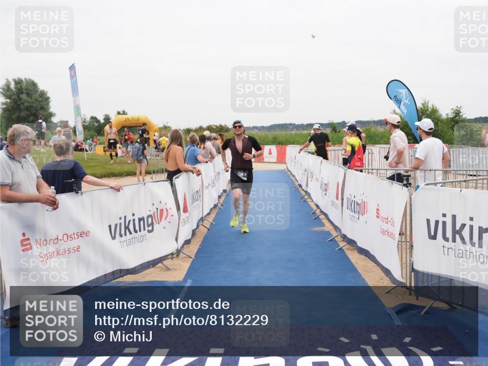 22.06.2025 - Viking Triathlon MichiJ http://msf.ph/oto/8132229 22.06.2025 15:44:25 Ziel 238 meine-sportfotos.de