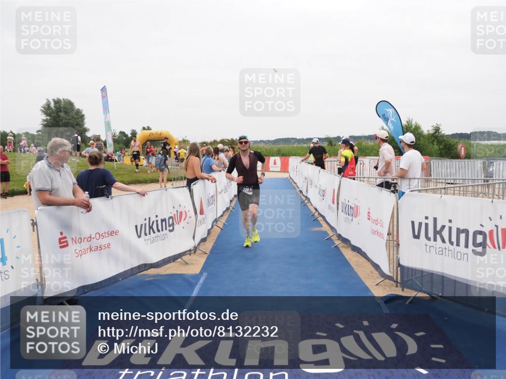 22.06.2025 - Viking Triathlon MichiJ http://msf.ph/oto/8132232 22.06.2025 15:44:25 Ziel 238 meine-sportfotos.de