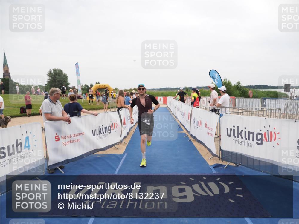 22.06.2025 - Viking Triathlon MichiJ http://msf.ph/oto/8132237 22.06.2025 15:44:26 Ziel 238 meine-sportfotos.de
