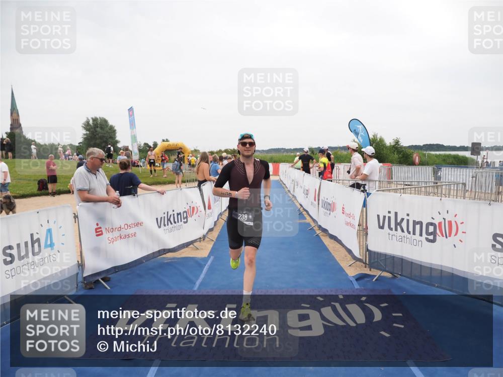 22.06.2025 - Viking Triathlon MichiJ http://msf.ph/oto/8132240 22.06.2025 15:44:26 Ziel 238 meine-sportfotos.de