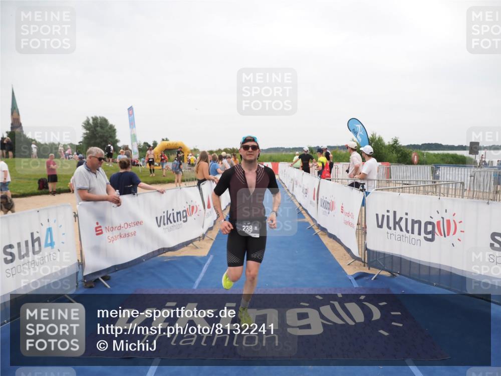 22.06.2025 - Viking Triathlon MichiJ http://msf.ph/oto/8132241 22.06.2025 15:44:26 Ziel 238 meine-sportfotos.de