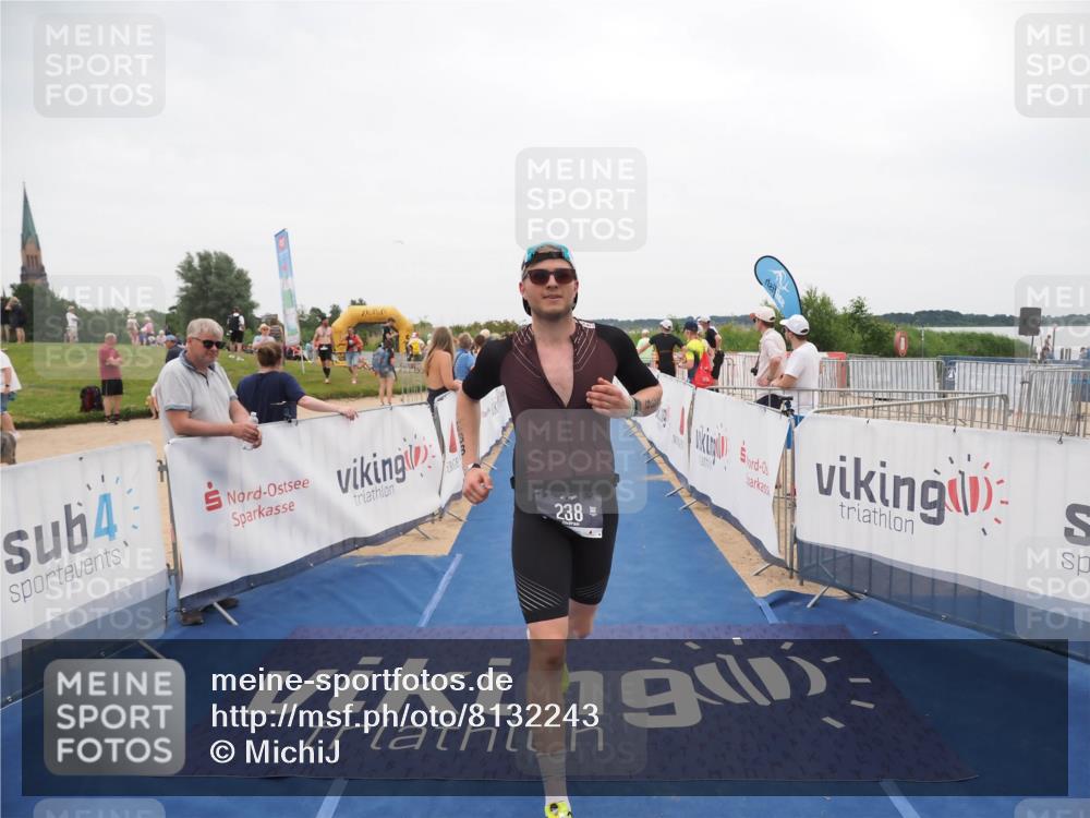 22.06.2025 - Viking Triathlon MichiJ http://msf.ph/oto/8132243 22.06.2025 15:44:27 Ziel 238 meine-sportfotos.de