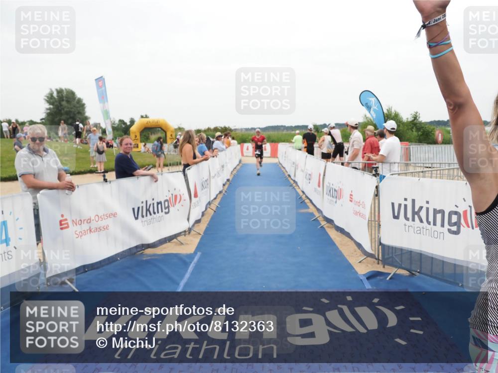 22.06.2025 - Viking Triathlon MichiJ http://msf.ph/oto/8132363 22.06.2025 15:45:06 Ziel 465, 511 meine-sportfotos.de