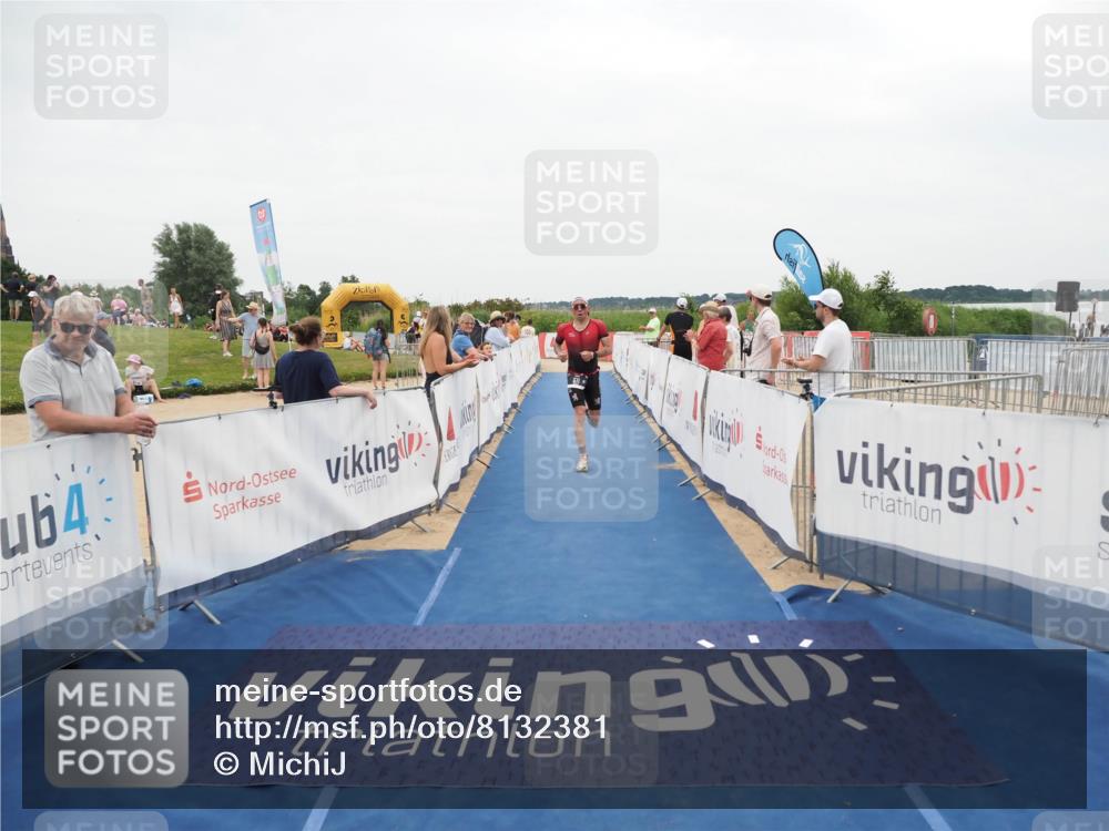 22.06.2025 - Viking Triathlon MichiJ http://msf.ph/oto/8132381 22.06.2025 15:45:09 Ziel 465, 511 meine-sportfotos.de