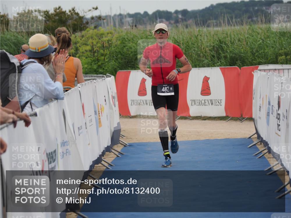 22.06.2025 - Viking Triathlon MichiJ http://msf.ph/oto/8132400 22.06.2025 15:45:38 Ziel 482 meine-sportfotos.de