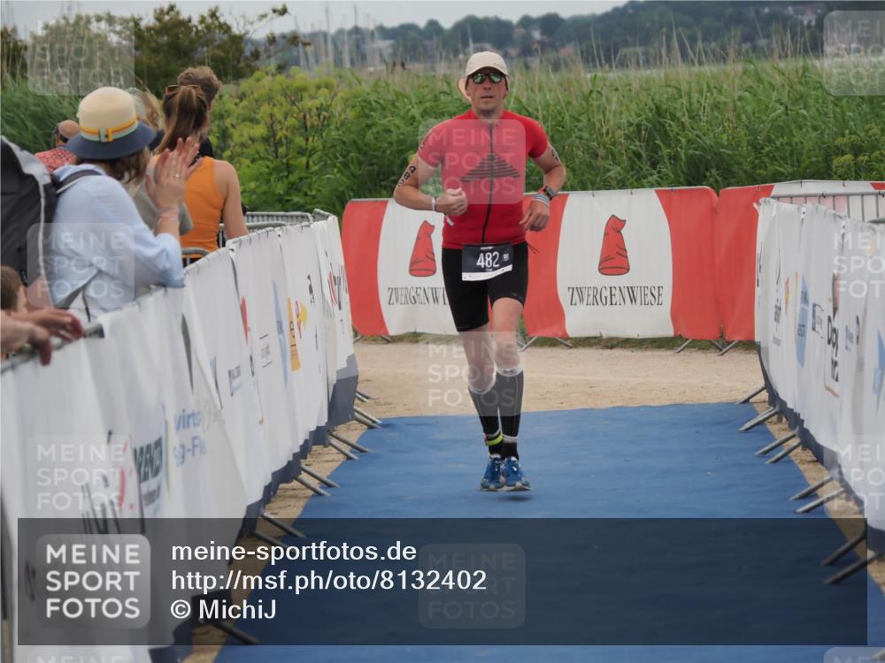 22.06.2025 - Viking Triathlon MichiJ http://msf.ph/oto/8132402 22.06.2025 15:45:38 Ziel 482 meine-sportfotos.de
