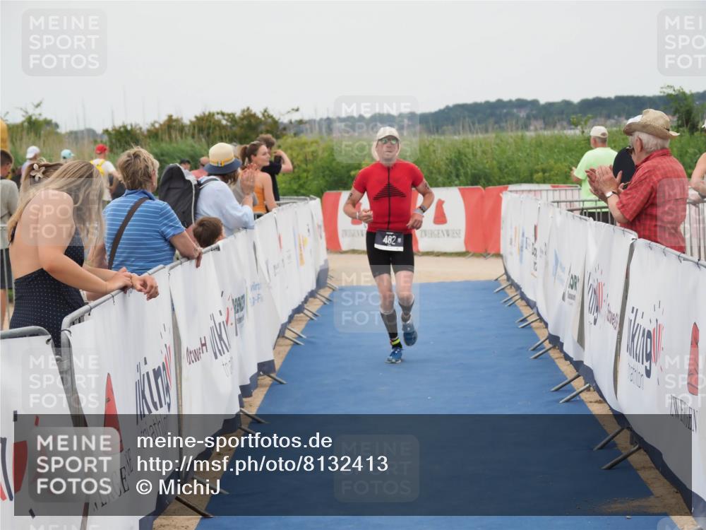 22.06.2025 - Viking Triathlon MichiJ http://msf.ph/oto/8132413 22.06.2025 15:45:40 Ziel 482 meine-sportfotos.de