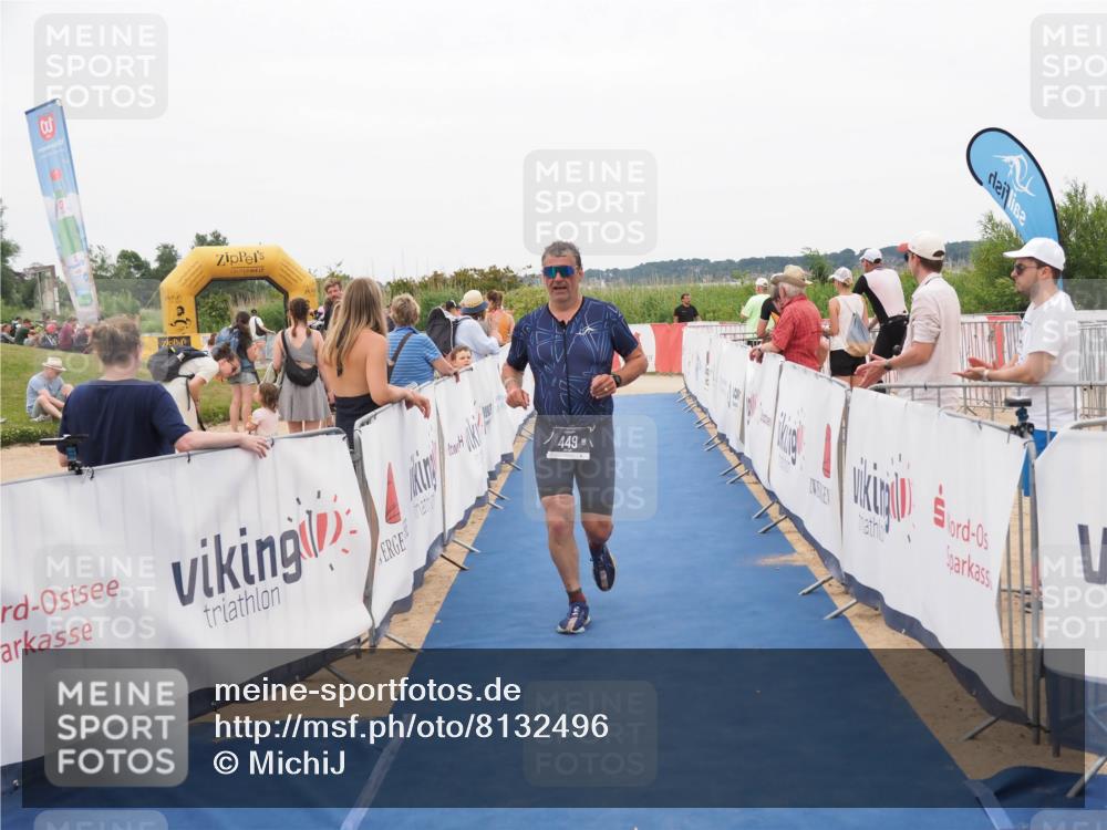 22.06.2025 - Viking Triathlon MichiJ http://msf.ph/oto/8132496 22.06.2025 15:45:55 Ziel 449 meine-sportfotos.de