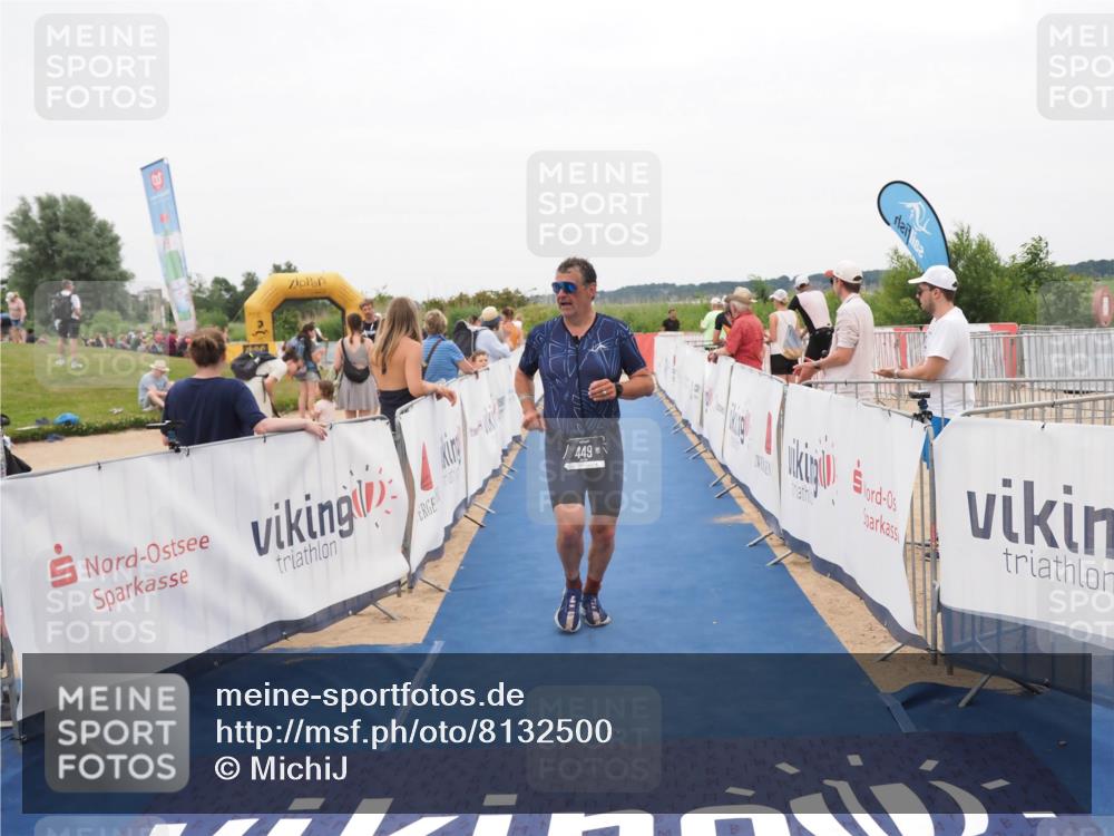22.06.2025 - Viking Triathlon MichiJ http://msf.ph/oto/8132500 22.06.2025 15:45:55 Ziel 449 meine-sportfotos.de