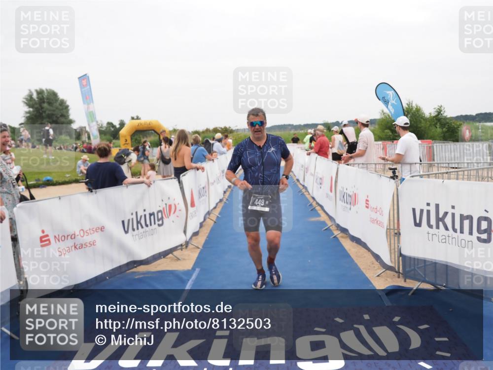 22.06.2025 - Viking Triathlon MichiJ http://msf.ph/oto/8132503 22.06.2025 15:45:56 Ziel 449 meine-sportfotos.de