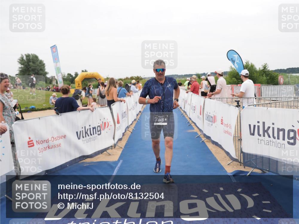 22.06.2025 - Viking Triathlon MichiJ http://msf.ph/oto/8132504 22.06.2025 15:45:56 Ziel 449 meine-sportfotos.de