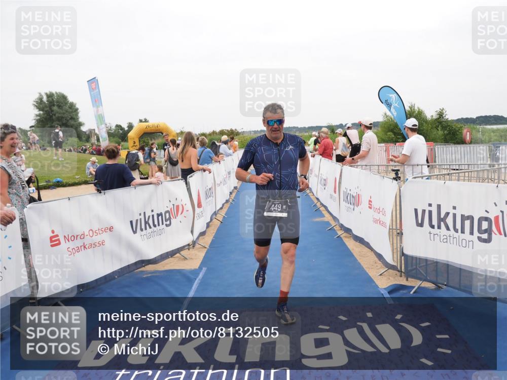 22.06.2025 - Viking Triathlon MichiJ http://msf.ph/oto/8132505 22.06.2025 15:45:56 Ziel 449 meine-sportfotos.de