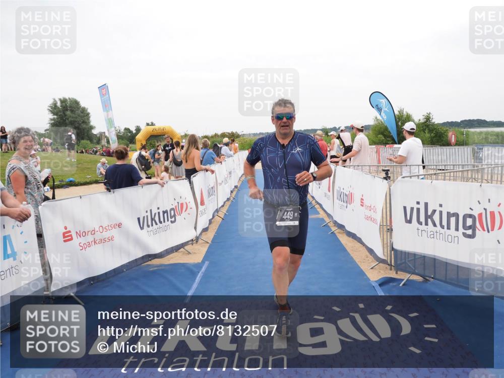 22.06.2025 - Viking Triathlon MichiJ http://msf.ph/oto/8132507 22.06.2025 15:45:56 Ziel 449 meine-sportfotos.de