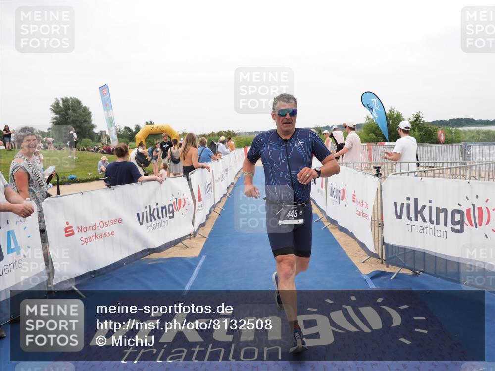 22.06.2025 - Viking Triathlon MichiJ http://msf.ph/oto/8132508 22.06.2025 15:45:56 Ziel 449 meine-sportfotos.de