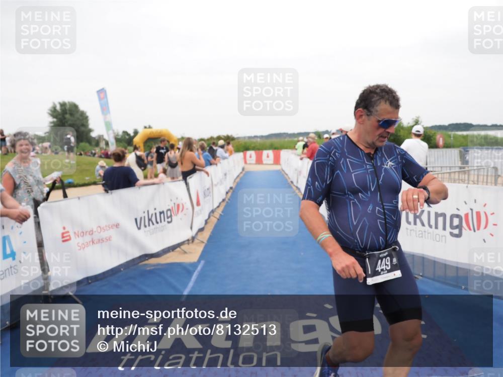 22.06.2025 - Viking Triathlon MichiJ http://msf.ph/oto/8132513 22.06.2025 15:45:57 Ziel 449 meine-sportfotos.de