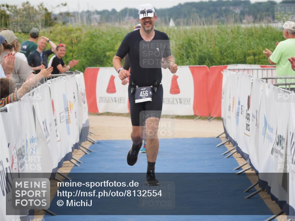 22.06.2025 - Viking Triathlon MichiJ http://msf.ph/oto/8132554 22.06.2025 15:46:43 Ziel 456 meine-sportfotos.de