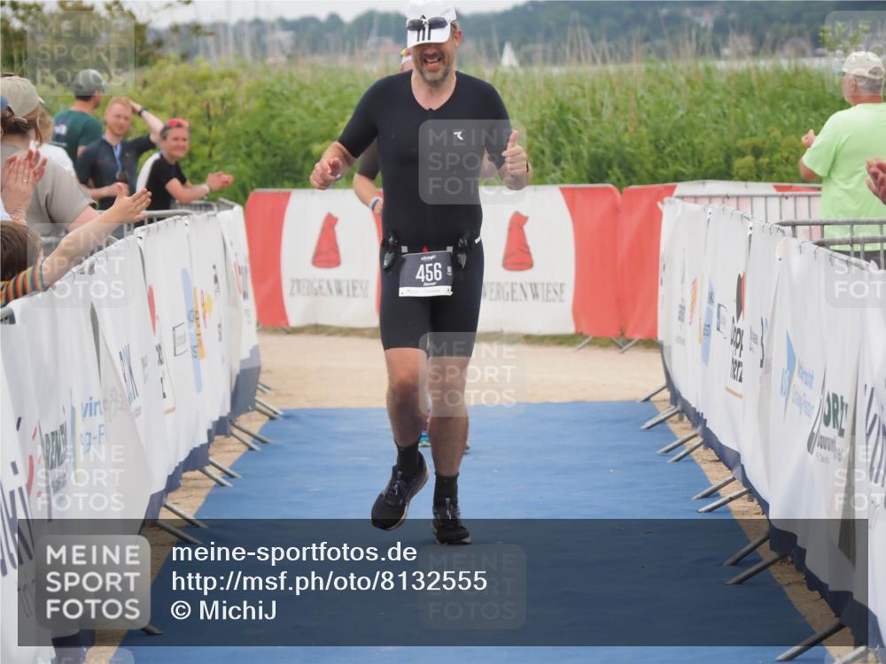 22.06.2025 - Viking Triathlon MichiJ http://msf.ph/oto/8132555 22.06.2025 15:46:43 Ziel 456 meine-sportfotos.de