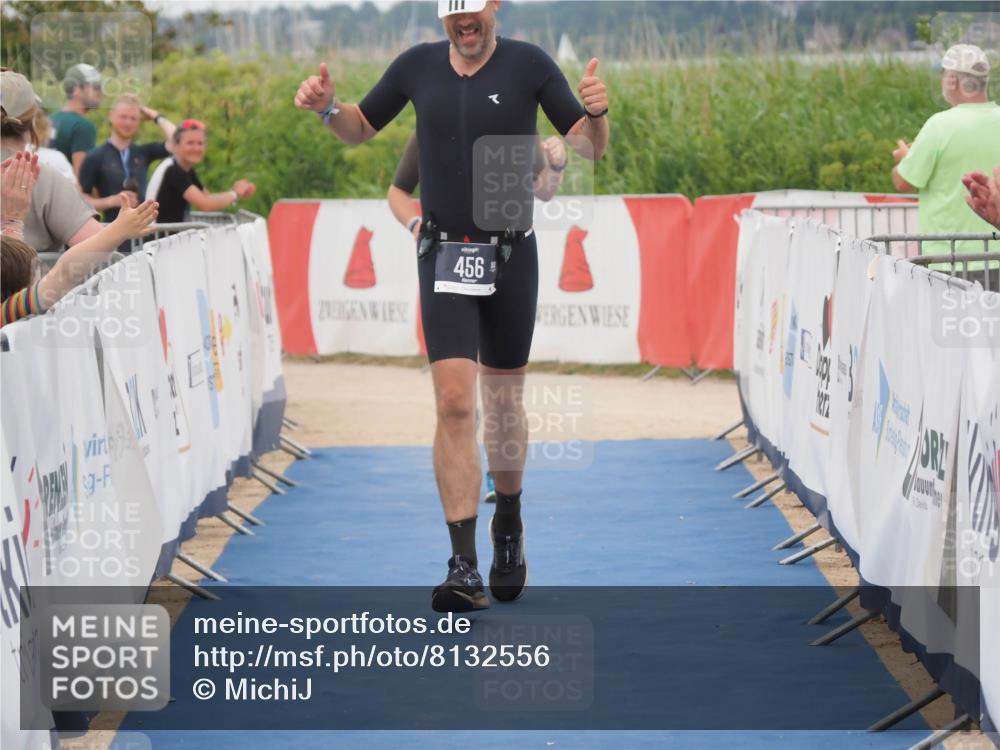 22.06.2025 - Viking Triathlon MichiJ http://msf.ph/oto/8132556 22.06.2025 15:46:43 Ziel 456 meine-sportfotos.de