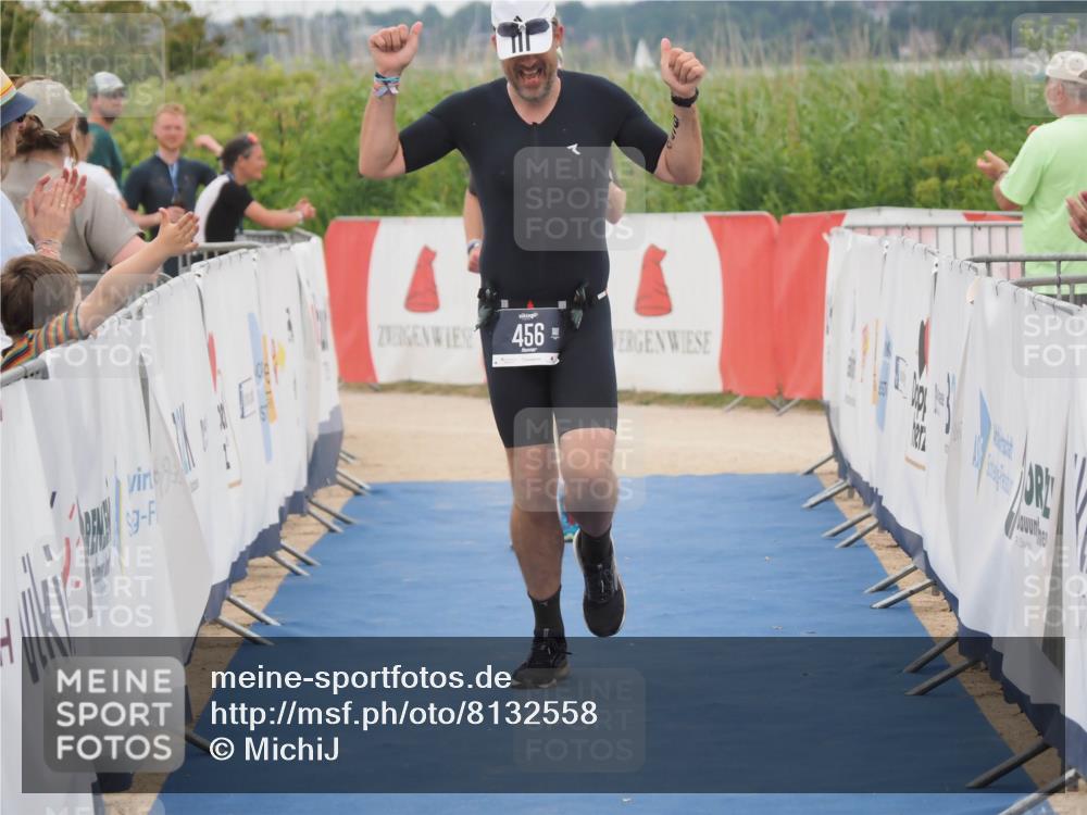 22.06.2025 - Viking Triathlon MichiJ http://msf.ph/oto/8132558 22.06.2025 15:46:43 Ziel 456 meine-sportfotos.de