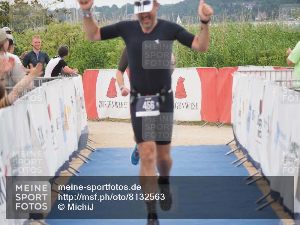 22.06.2025 - Viking Triathlon MichiJ http://msf.ph/oto/8132563 22.06.2025 15:46:44 Ziel 456 meine-sportfotos.de