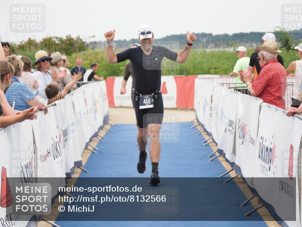 22.06.2025 - Viking Triathlon MichiJ http://msf.ph/oto/8132566 22.06.2025 15:46:44 Ziel 456 meine-sportfotos.de