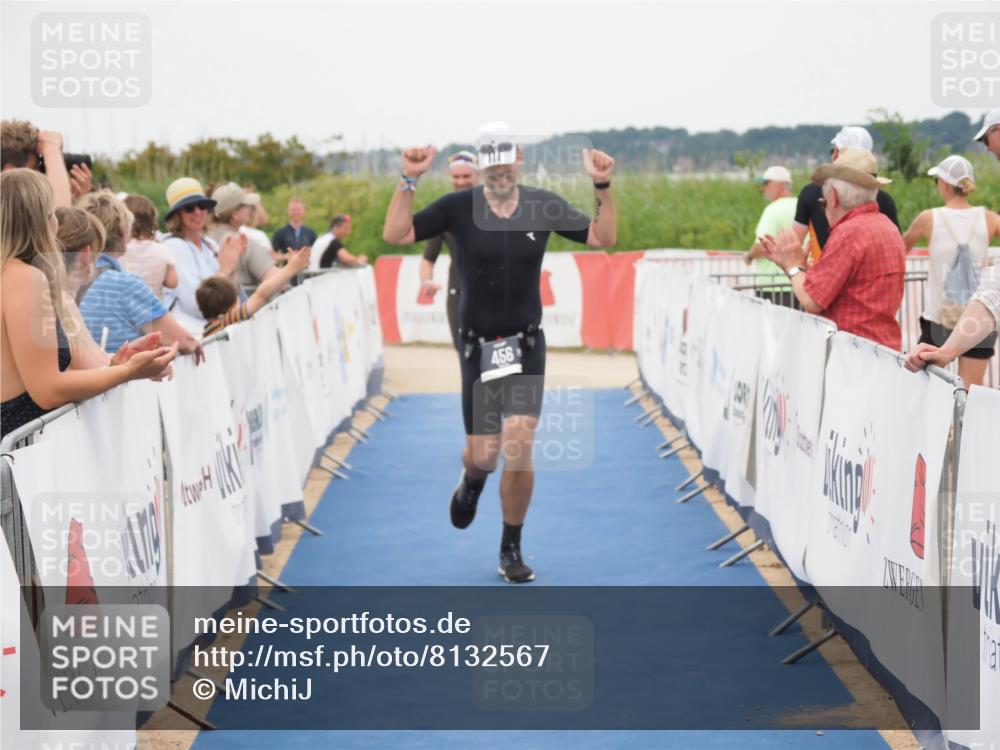 22.06.2025 - Viking Triathlon MichiJ http://msf.ph/oto/8132567 22.06.2025 15:46:44 Ziel 456 meine-sportfotos.de