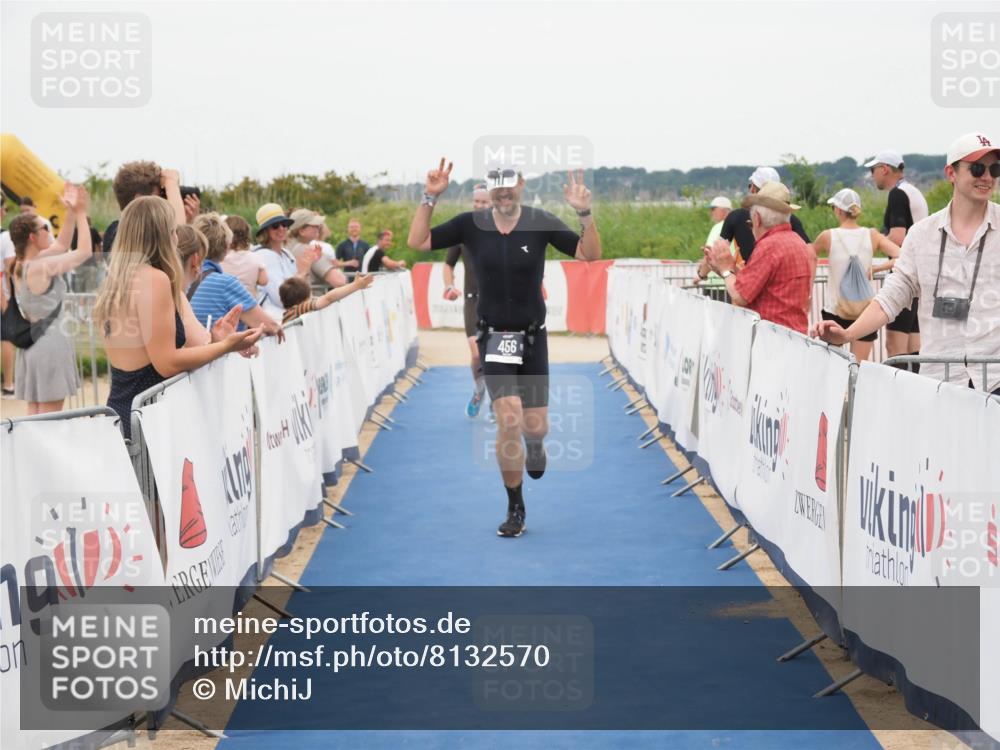 22.06.2025 - Viking Triathlon MichiJ http://msf.ph/oto/8132570 22.06.2025 15:46:45 Ziel 456 meine-sportfotos.de